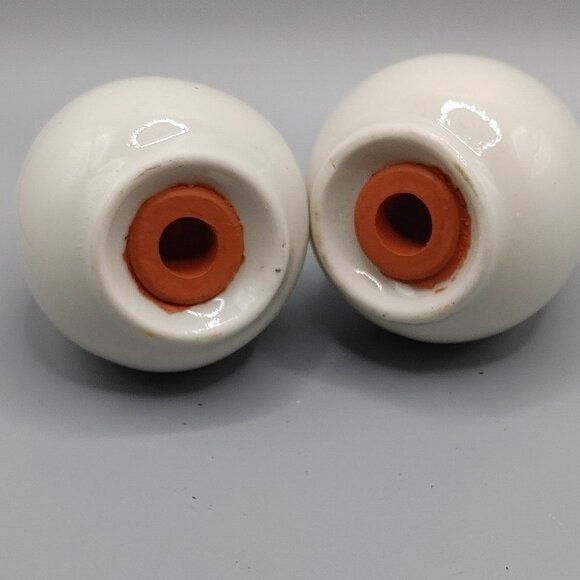 Oval Shapped Salt and Pepper Shakers - Picture 3 of 4